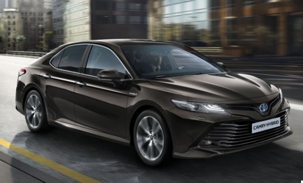 Der aus der Vergangenheit bekannte Modellname Camry kehrt mit der TNGA Plattform und dem neusten Hybridantrieb zurück nach Westeuropa.